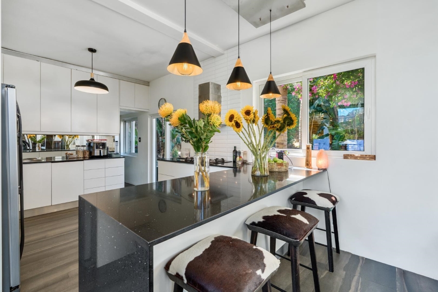 4 Bedroom Property for Sale in Tamboerskloof Western Cape